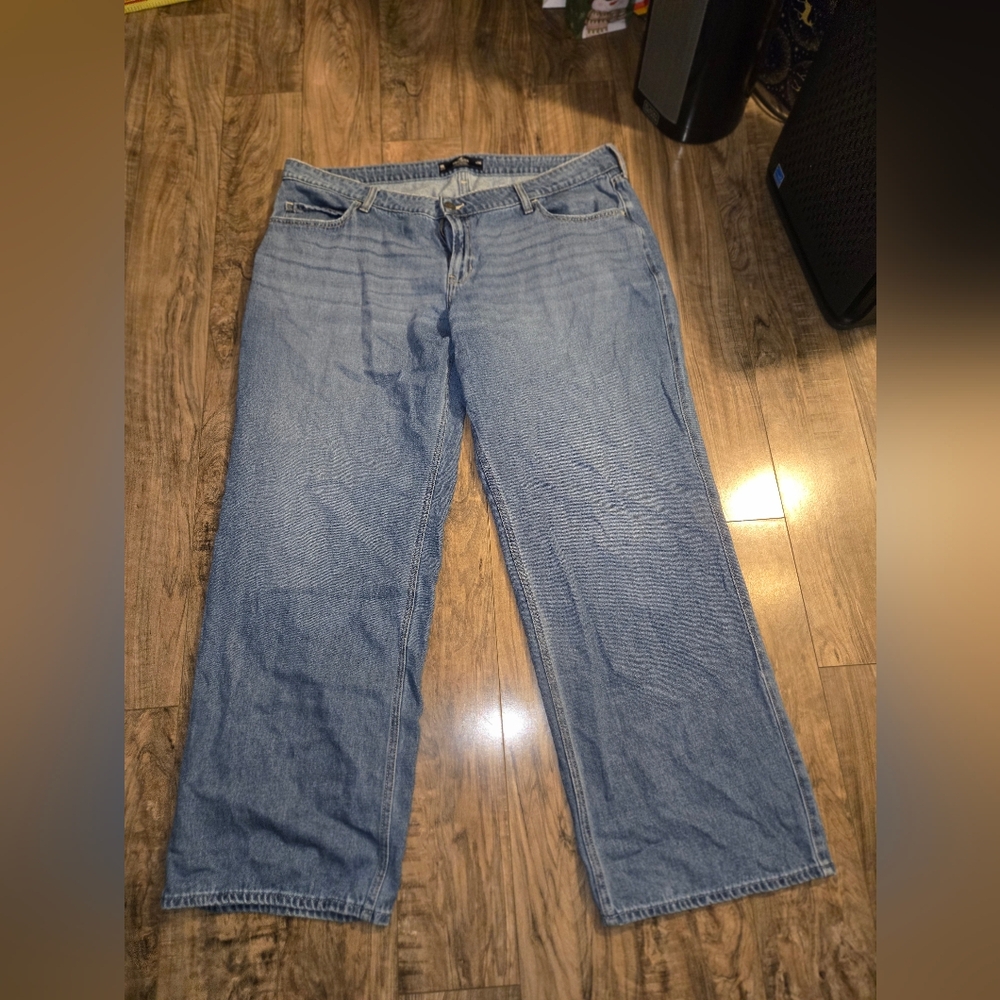 Hollister Light Blue Straight Leg Jeans - Picture 1 of 2